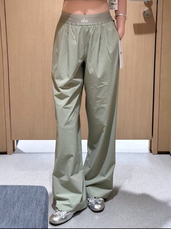 ALO Yoga Pants - NWT ALO Yoga Dune Grass Trouser🧘‍♀️Downtown Athleisure Suit Up 30" Inseam